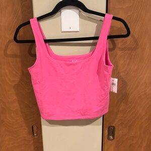 NWT! Gap crop top. Double lined.